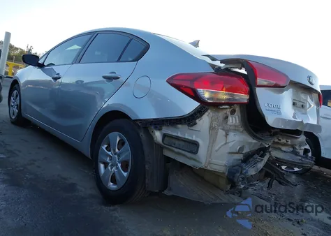 2017 Kia Forte Lx z USA, uszkodzony, nr VIN 3KPFK4A75HE090224